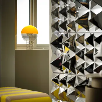 Lampička VERPAN Wire Malá stolní lampa, žlutá - Délka kabelu 220 cm chrom, žlutá 1 x 60 W - Doprava zdarma