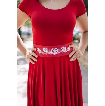 Opasek Červený vyšívaný pásek Srdce Varianta: Pouze pásek