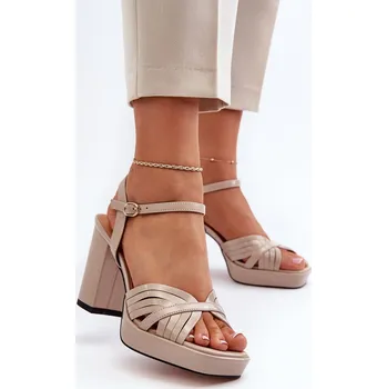 Dámské sandále Lakové dámské sandály na podpatku D&A MR38-668 Barva: Béžová, Velikost: 39