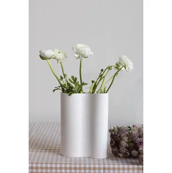 Váza STOREFACTORY Keramická váza BUNN V.24cm bílá