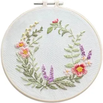 kreativní sada Manumi sada na vyšívání květinový věnec