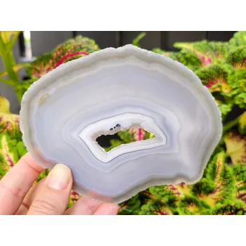 Přírodní kámen Achát leštěný plátek s dutinou z Brazílie 114g