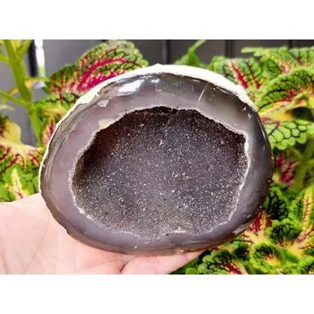 Přírodní kámen Geoda achát s dutinou Brazílie 561g