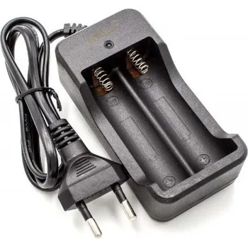 VHBW Nabíječka baterií 18650 / 17670 Li-Ion, stolní