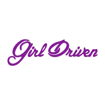 Polep vozidla SAMOLEPKA Girl driven (14 - fialová) NA AUTO, NÁLEPKA, FÓLIE, POLEP, TUNING, VLASTNÍ TEXT, TISK, AUTOSAMOLEPKY.cz, POLEPY, OBRÁZEK, LOGO, SAMOLEPKY