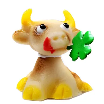 Jedlá dekorace na dort Frischmann Kráva marcipánová figurka na dort