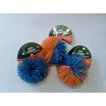 Střapatý míček pro děti