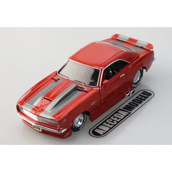 autíčko Chevrolet Camaro Z/28 1968 (sběratelský model, určeno pouze k vystavení)