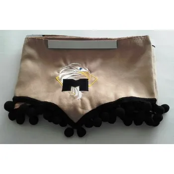 Stínítko do auta Kompletní sada závěsů pro MAN/MERCEDES, barva béžová a černé bambule