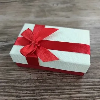 Dárková krabička Papírová krabička s červenou mašlí 5x8