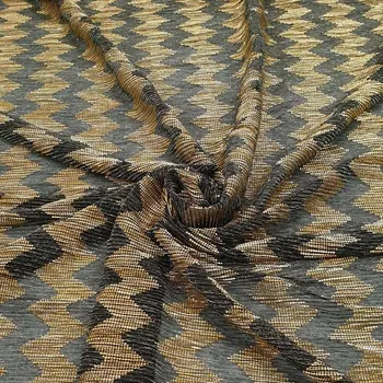 Jemné plisé černé, zlatý cik cak, š.145