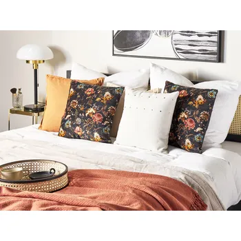 Bytový textil Sada 2 dekorativních polštářů vícebarevné samet a bavlna 45 x 45 cm květovaný vzor moderní design Beliani