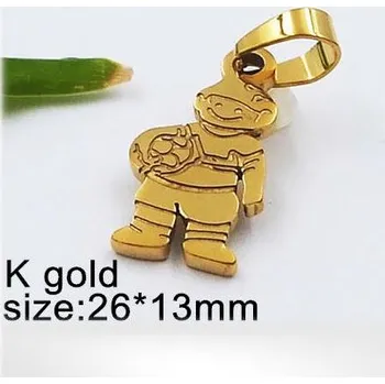 Přívěsek Fotbalista / sportovec držící míč - ocelový přívěsek