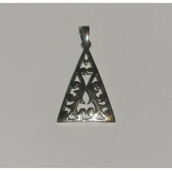 Přívěsek Stříbrný přívěsek zdobený trojúhelník