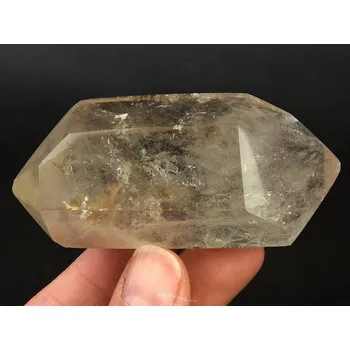 Přírodní kámen Křišťál oboustranně ukončený s inkluzemi 118g