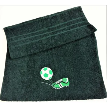 Osuška s výšivkou fotbalové kopačky a míče + jméno 70x140 tm.zelená