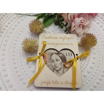 Dřevěné přání k narozeninám se srdíčkem