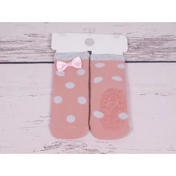 Dívčí oblečení Ponožky capáčky YO ABS protiskluzové růžové pudrové s puntíky a mašličkou s kvalitním silikonovým protiskluzem velikosti ponožek: 14-15 ( EUR vel. 20-22)