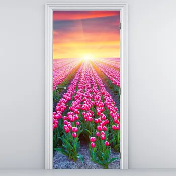 Fototapeta LuxusniObrazy.cz Fototapeta na dveře - Pole tulipánů se sluncem