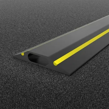 kabelová chránička Černo-žlutý plastový kabelový most - délka 900 cm, šířka 8,3 cm, výška 1,4 cm