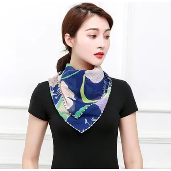 Šátek Fashionstyle Šátek / Rouška - tmavě modrý s barevnými květy