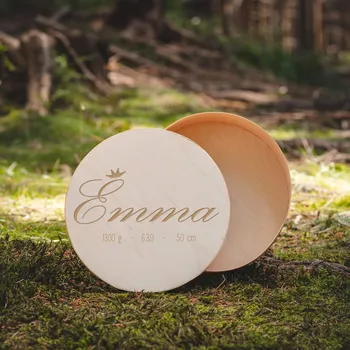 Svatební dekorace Krabička s vlastním jménem kulatá - KORUNKA (20x20 cm)