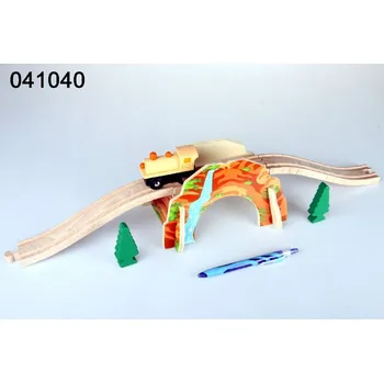 Vláček a vláčkodráha DŘEVĚNÉ KOLEJE - most a tunel s vodopádem 2v1