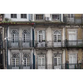 Fototapeta DIMEX | Vliesová fototapeta Balkóny MS-5-0831 | 375 x 250 cm| bílá, černá, hnědá, šedá + Vliesová fototapeta na stěnu DIMEX Balkóny MS50831 v rozměru 375 x 250 cm + lepidlo zdarma