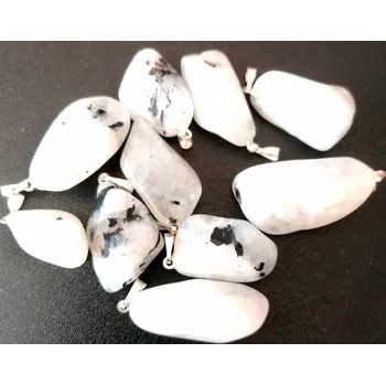 Přívěsek Přívěsky z bílého měsíčního kamene – Tromlované šperky s magickou energií