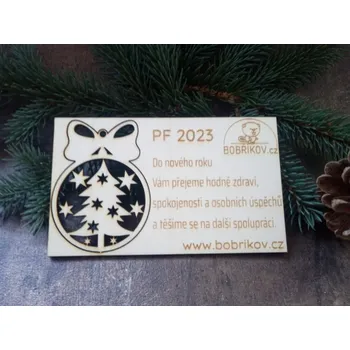 Dřevěné vánoční přání s ozdobou
