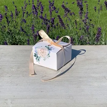 Krabička na výslužku Krabička na cukrovinky hranatá se stuhou - čajová růže - 65x65x40 mm