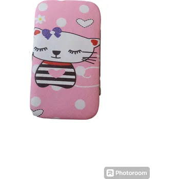 Manikúra, kotě s mašlí