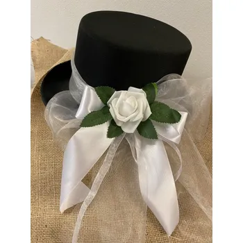 Svatební dekorace Cylindr na auto s růží bílá