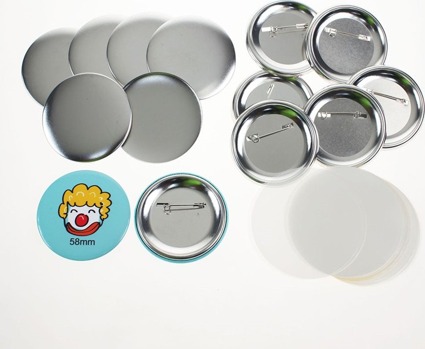 100 placek 58 mm se špendlíkem (odznaky, buttony)