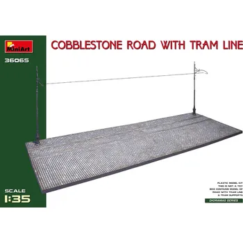 Plastikový model 1:35 Cobblestone Road With Tram Line