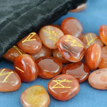 Runové kameny - Karneol, se sametovým sáčkem