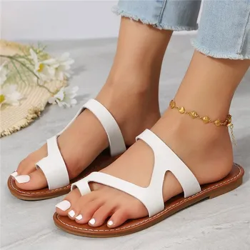 Dámské pantofle Dámské pantofle koženého vzhledu s páskem přes palec Barva: bílá (g04131513-white), Velikost: 36