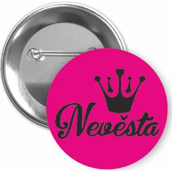 ON-DESIGN Placka s motivem Nevěsta Barva: purpurová, Barva potisku: černá, Typ buttonu: špendlík