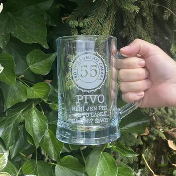 Sklenice Pískovaný půllitr s uchem - 55 let Pivo není jen pití, je to láska na celý život