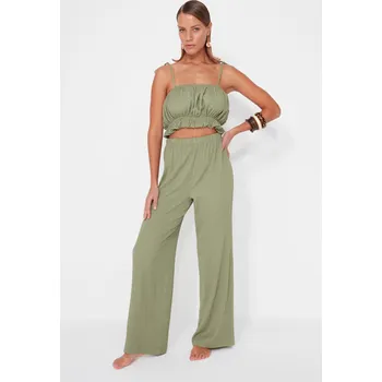 Dámská halenka Zelená tkaná halenka a kalhotový kostým Trendyol s volánky Trendyol krémová 2300977