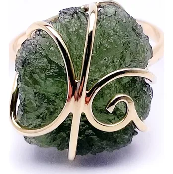 Prsten Zlatý prsten s vltavínem 1,8 cm x 1,7 cm