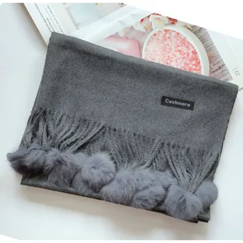 Šála Krásně hřejivá zimní pašmínová šála s bambulkami Barva: 35