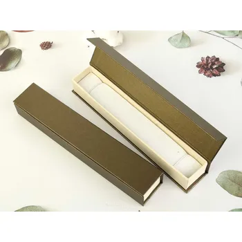 Dárková krabička Otevírací dárková krabička na řetízek hnědá 22 x 4cm