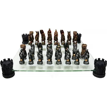 Figurka MystiCalls Šachy Král Artuš: Zlaté a stříbrné figurky se skleněnou šachovnicí