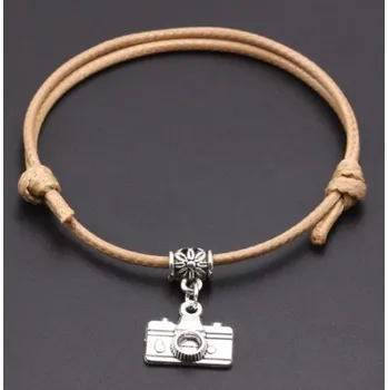Náramek Stylový náramek na ruku s přívěskem fotoaparátu, světle hnědý (stylový náramek)