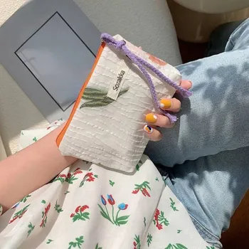 Malá dámská elegantní peněženka - 20