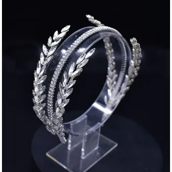 Čelenka B-TOP Krystalová čelenka do vlasů s větvičkami Druh barvy: Stříbrná