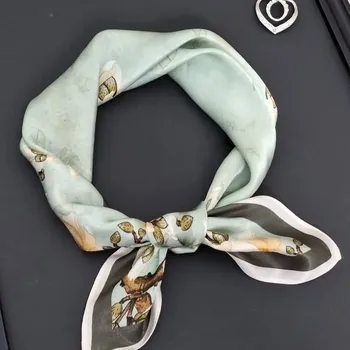 Šátek Hedvábný šátek Rozkvetlé magnolie 53x53 cm v dárkovém balení, HEDVÁBNÝ SVĚT