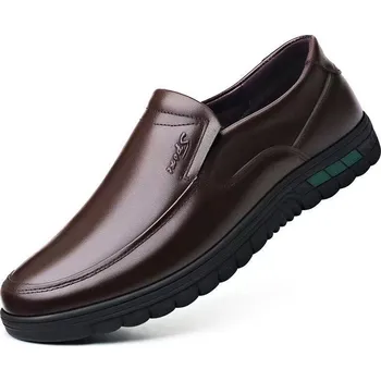 Pánské polobotky Pánské kožené polobotky s kovovým nápisem Barva: Hnědá, Velikost: 39