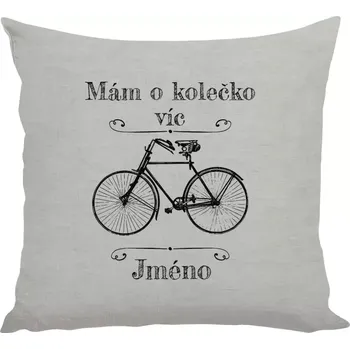 Polštář Polštář pro cyklisty - Mám o kolečko víc se jménem - 40 × 40 cm